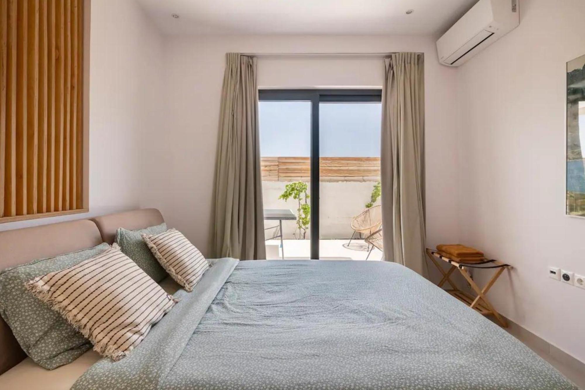 Villa Kala Loutraki - Private Pool & Sauna I Beach Exteriör bild