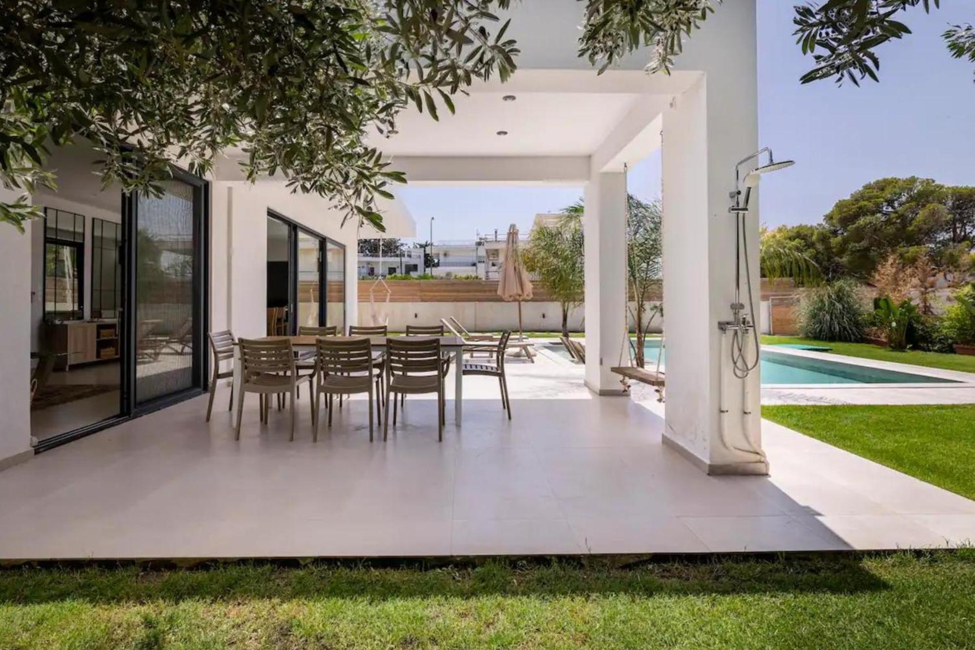 Villa Kala Loutraki - Private Pool & Sauna I Beach Exteriör bild