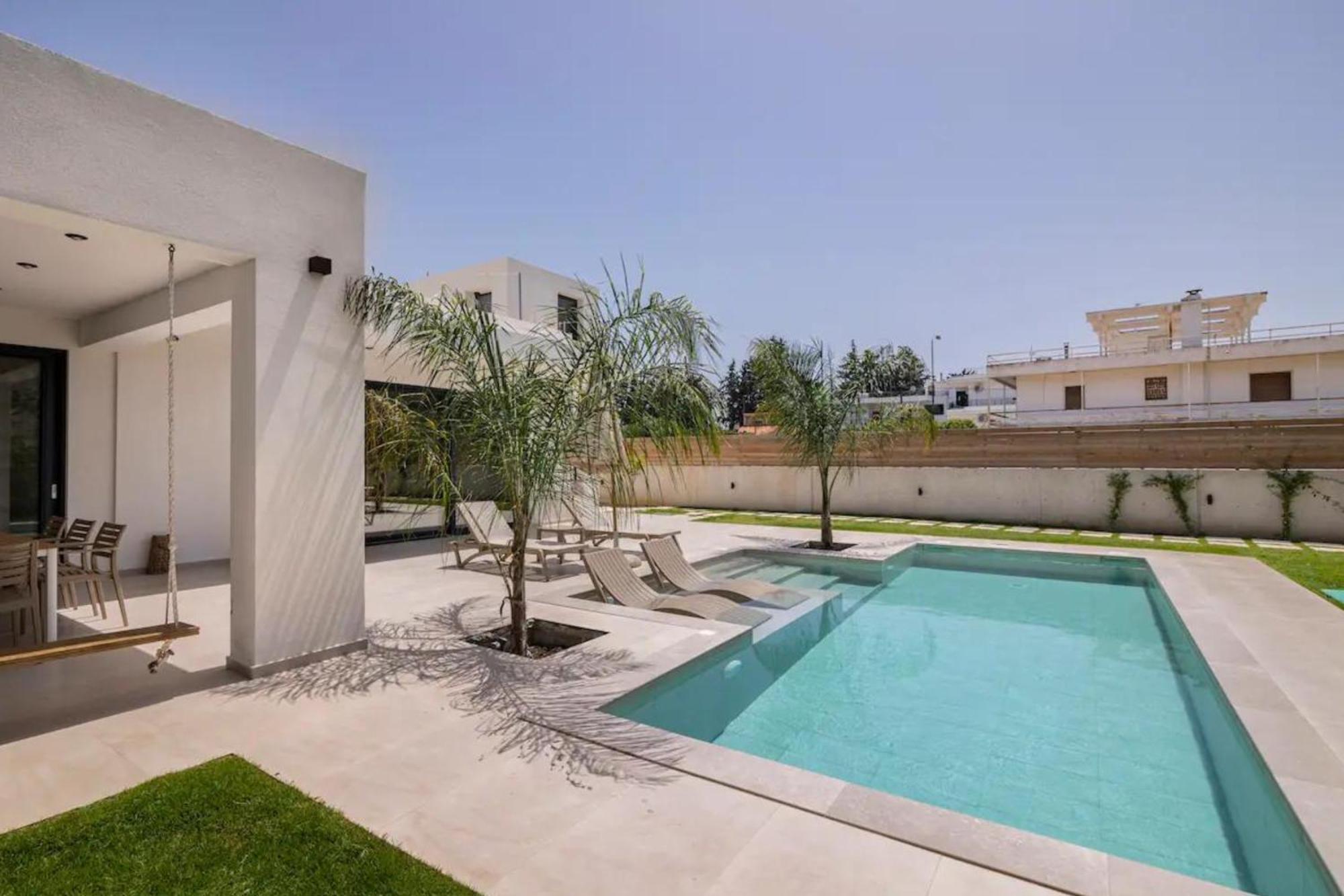 Villa Kala Loutraki - Private Pool & Sauna I Beach Exteriör bild
