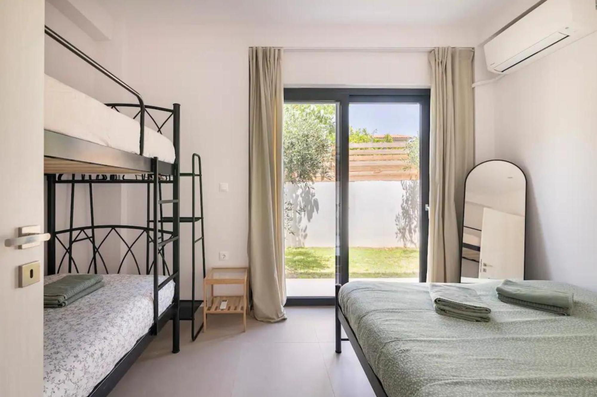 Villa Kala Loutraki - Private Pool & Sauna I Beach Exteriör bild