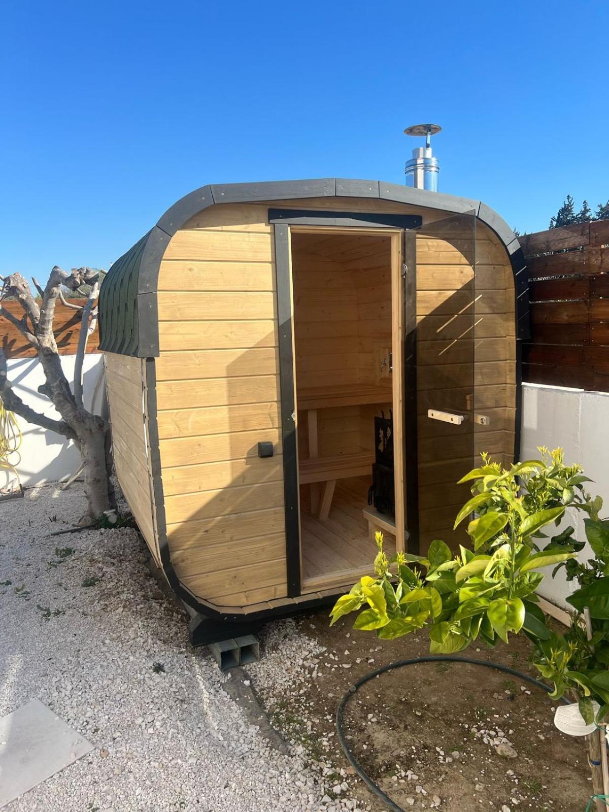 Villa Kala Loutraki - Private Pool & Sauna I Beach Exteriör bild